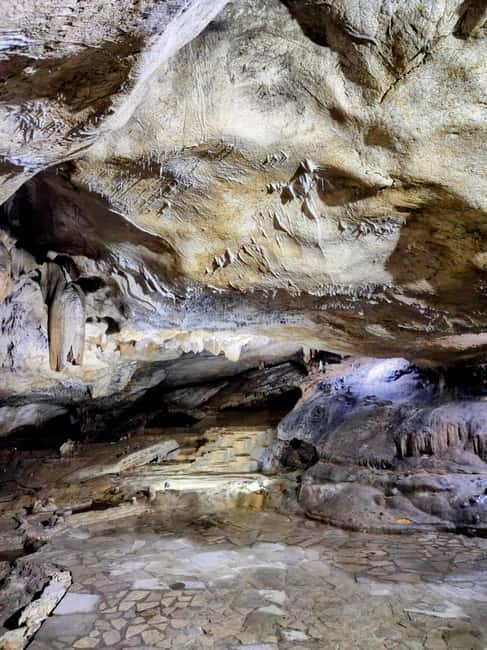 Kutaisi: Sataplia Natural Res. & Tetra Cave Wine Degustation - Tetra Cave and its unusual white formations
