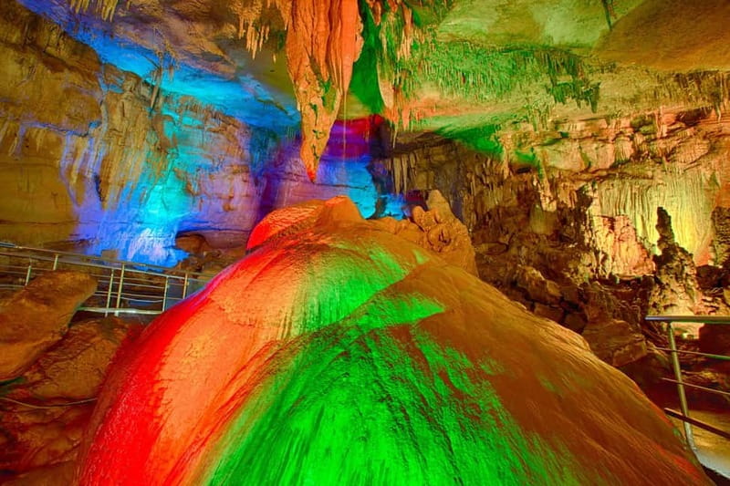 Kutaisi: Sataplia Natural Res. & Tetra Cave Wine Degustation - Sataplia Nature Reserve: more than a cave visit