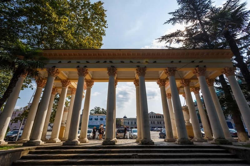 Kutaisi walking tour with A GLASS OF FINE WINE - Central Park, Ishkhnelebi, and the April 9 memorial