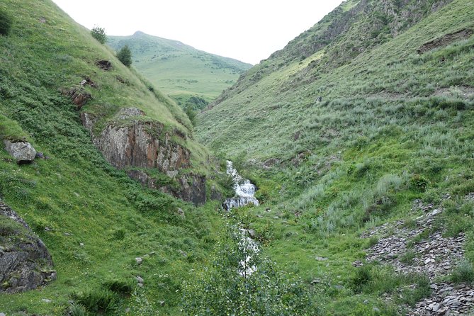 Military Road Marvels: Ananuri, Kazbegi & Khinkali Masterclass - Zhinvali Dam and the first mountain views