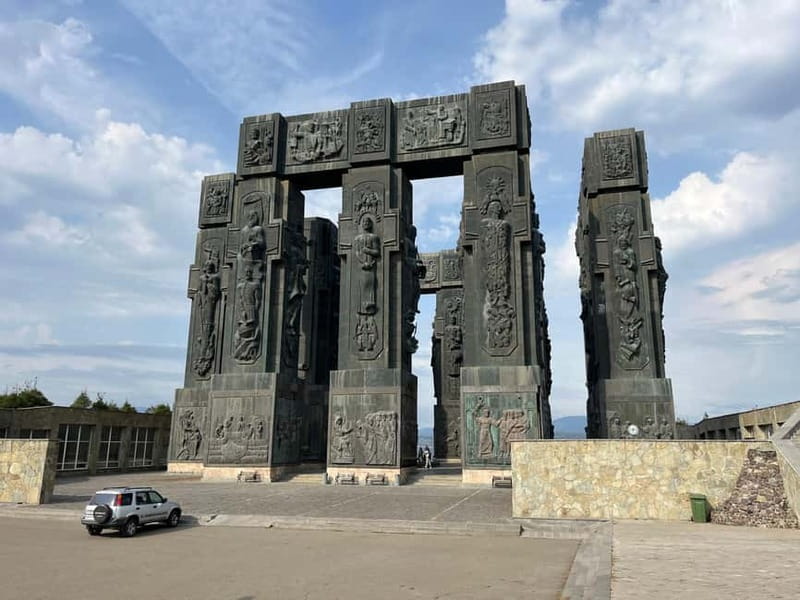 Mtskheta Tour (Chronicles of Georgia, Jvari, Svetitskhoveli) - The Chronicles of Georgia: huge stone and national memory