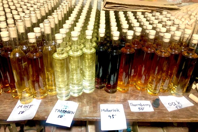 Natural Wine Tour to Kartli region, lunch & wine tasting at Andro Barnovi - Lunch in the outdoor hut or by the fire