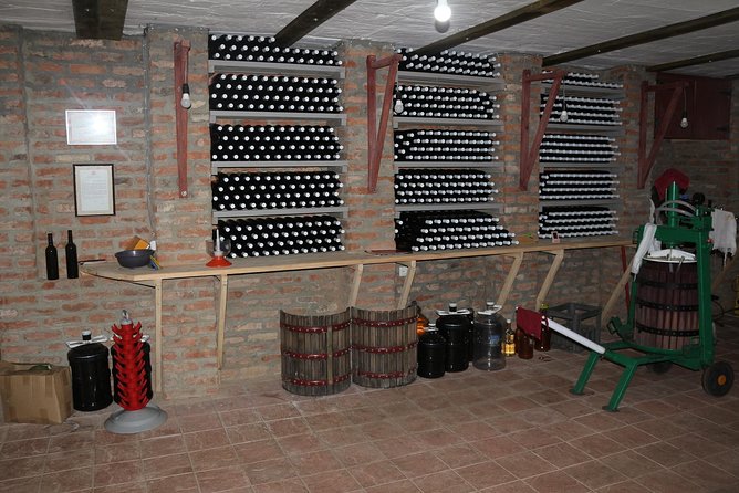 Natural Wine Tour to Kartli region, lunch & wine tasting at Andro Barnovi - Adding Stalin’s Museum or Uplistsikhe caves