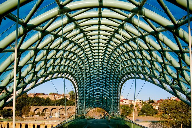 Old Tbilisi Tour: Private Walking Tour With Wine Tasting - Jan Shardeni Street and the changing old town