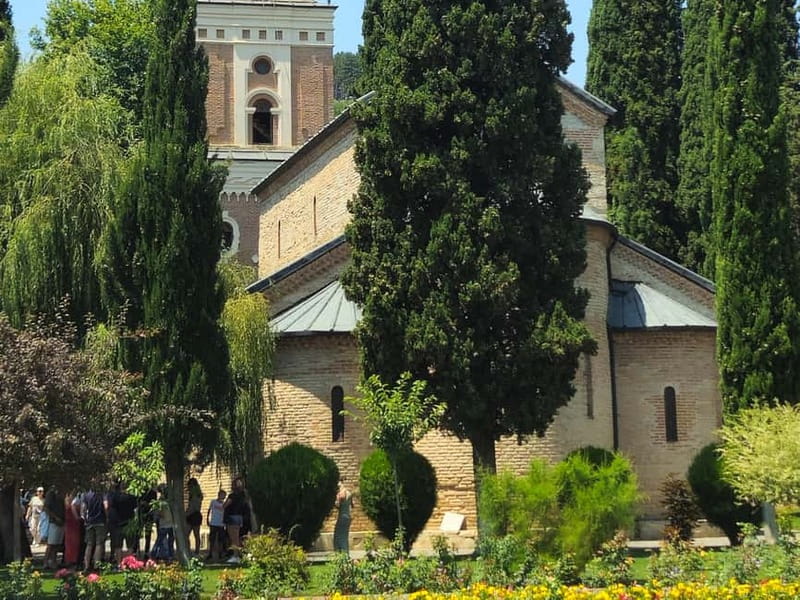 One-day tour in Kakheti with a guide and free wine tasting - Sighnaghi, Georgia’s Hilltop Town