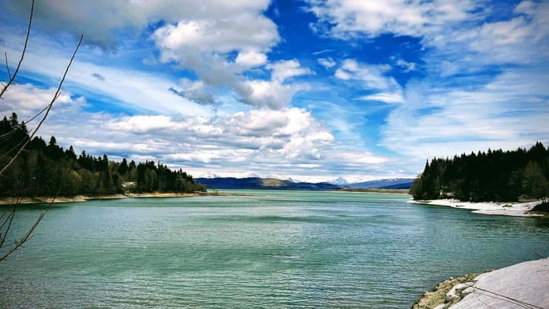 One day trip in Racha from Kutaisi - Kayaking across Shaori Reservoir