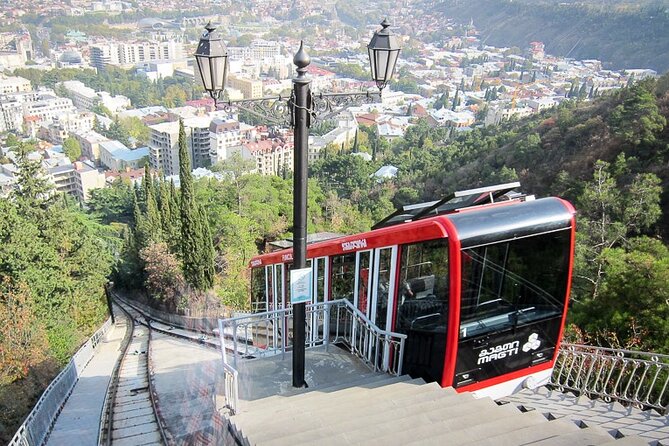Panoramic city tour Tbilisi - Svanetian towers and the old Sololaki district