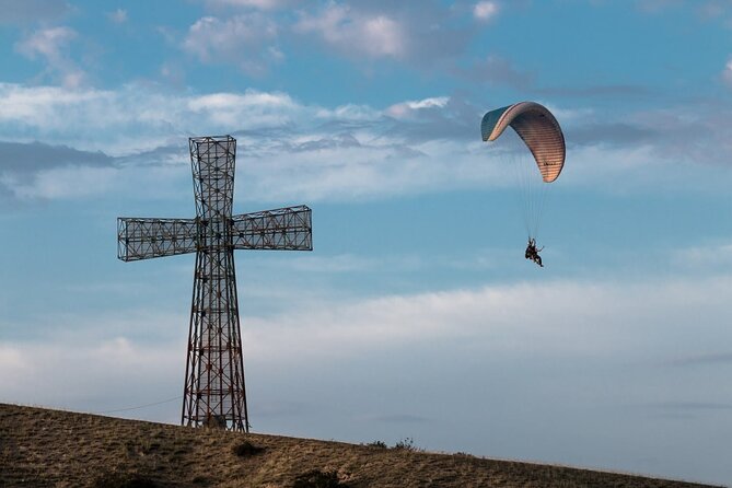 Paragliding tandem flights in Georgia - The takeoff and 40-minute flight