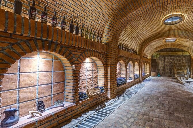 Private 3-Day Tours & Transfers from Tbilisi to Top Georgia Spots - The old lanes, sulfur baths, and fortress