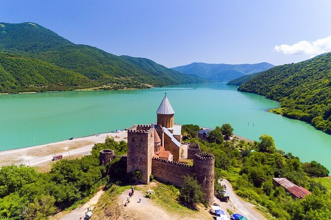 Private day Tour from Tbilisi to Kazbegi and Gudauri - Jinvali Reservoir, a very short photo pause
