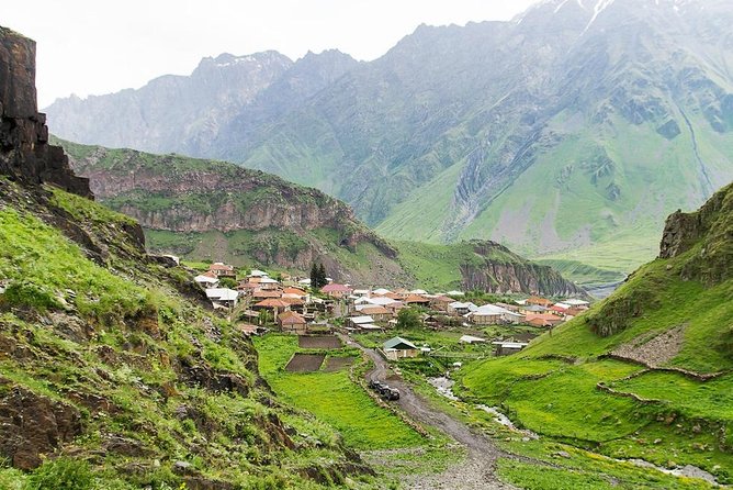 Private day tour in Kazbegi (Stepantsminda) - Reaching Gergeti Trinity Church above Stepantsminda