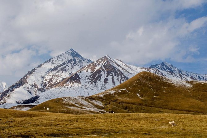 PRIVATE Day-Trip to Kazbegi (The most popular tour in Georgia) - Gudauri and the Georgia-Russia Friendship Monument