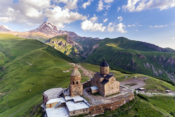 PRIVATE Day-Trip to Kazbegi (The most popular tour in Georgia) - What the private guide adds