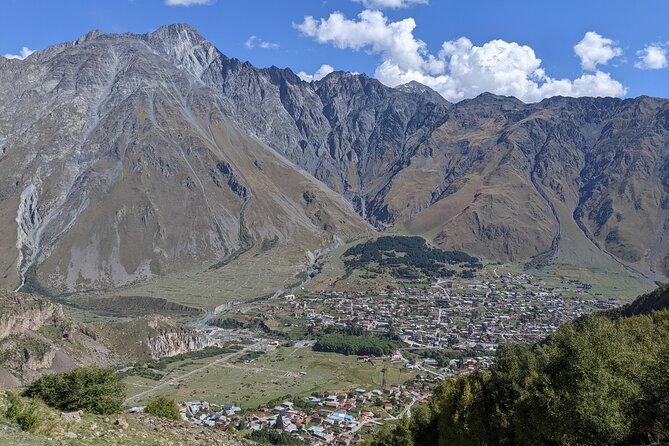 Private Full Day Trip to Kazbegi Mountains - The Friendship Monument and its dramatic drop