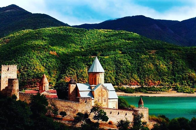 Private Tour Ananuri-Kazbegi-Gudauri - Zhinvali Lake and the blue-water pause