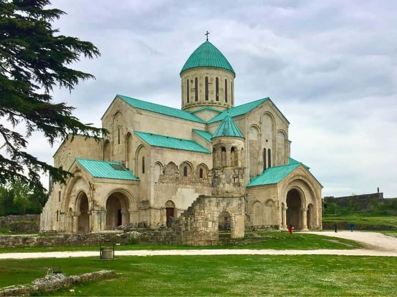 Private tour from KUTAISI: Bagrati, Gelati and Motsameta - Key points at a glance