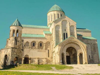 Private tour from KUTAISI: Bagrati, Gelati and Motsameta