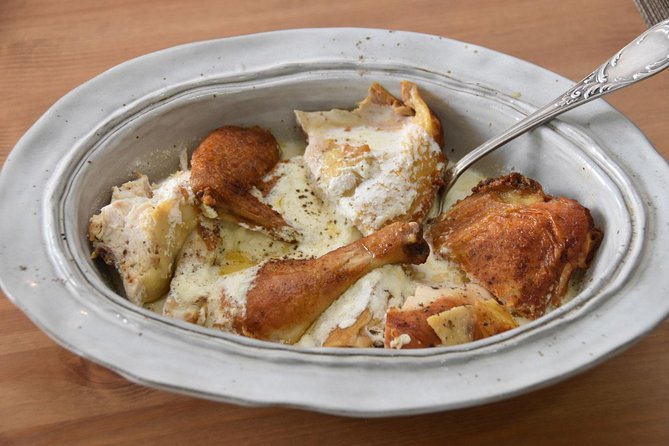Private Traditional Georgian Meal in a Lovely Tbilisi Home with Transfers - Khinkali or Shkmeruli: two very different main dishes