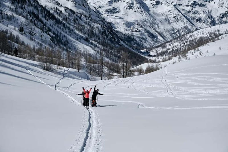 Tbilisi: 2-Day Gudauri and Kazbegi Tour with Hotel Pickup - Your second day: free time, hiking, or horses