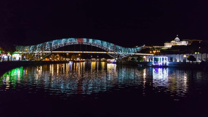 Tbilisi: 2-hours Midnight Express Guided Tour - Why a midnight tour makes sense in Tbilisi