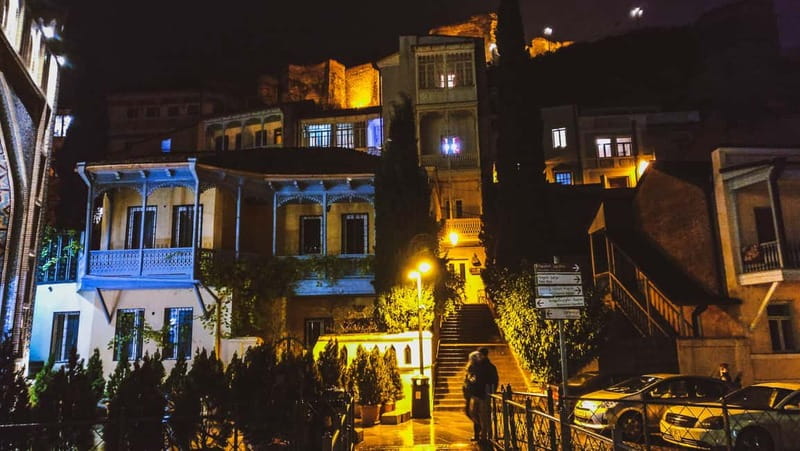 Tbilisi: 2-hours Midnight Express Guided Tour - Old Town, the Tbilisi sign, and Abanotubani