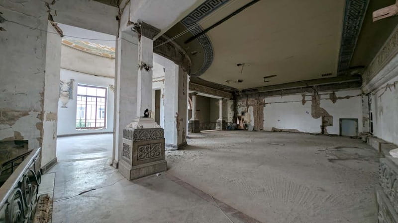 Tbilisi: Abandoned Cinema Tour - Entering the Grand Lobby