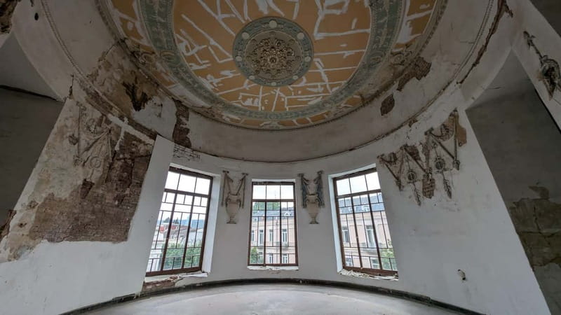 Tbilisi: Abandoned Cinema Tour - Photography Inside the Cinema