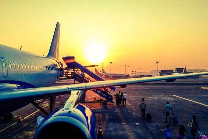 Tbilisi: Airport Shuttle and Transfer Service - From Tbilisi Airport to the Arrivals Hall