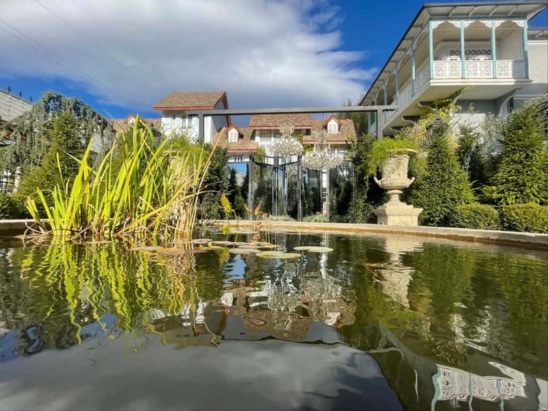 Tbilisi: Alternative (All Inclusive) City Tour, Lunch & Wine - Key things to know before booking