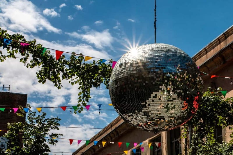 Tbilisi: Alternative Guided Walking Tour with Wine & Snacks - Tbilisi Concert Hall and the city’s performance life