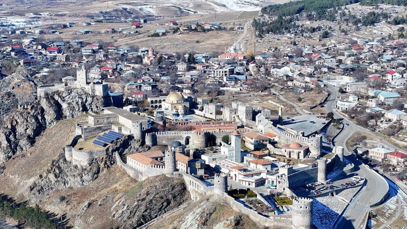 Tbilisi: Borjomi, Rabati & Vardzia Adventure Guided Tour - Guides who keep a long day enjoyable