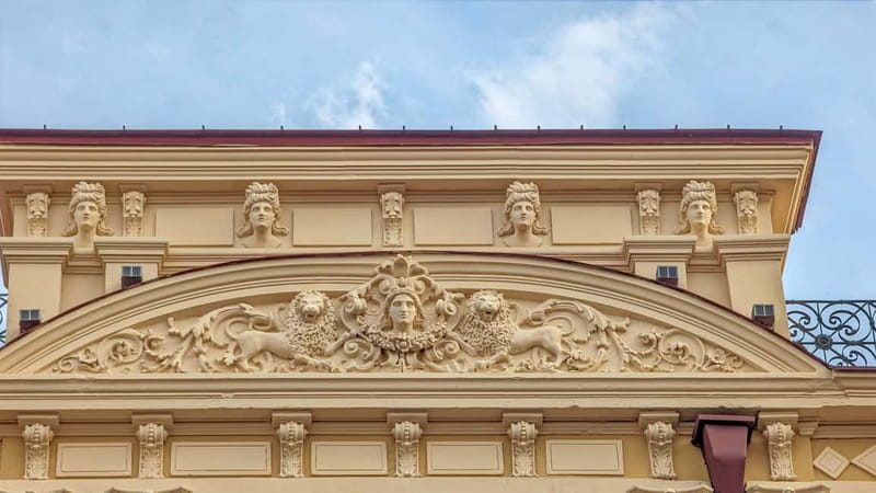 Tbilisi: Christmas Market & Hidden Gems Guided Walking Tour - The lesser-known side of central Tbilisi