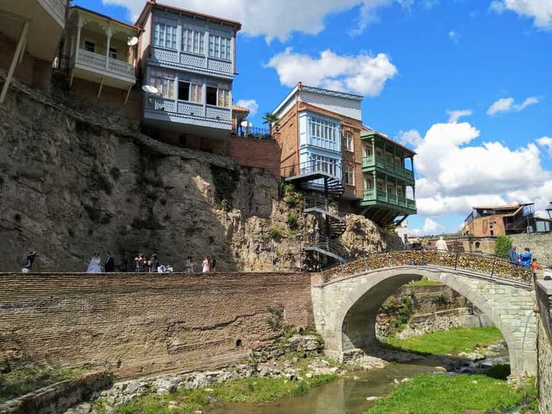 Tbilisi: City Highlights Walking Tour - Metekhi Church and Vakhtang Gorgasali