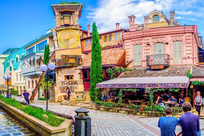 Tbilisi City Tour, Most Popular Tourists Destinations In The Capital Of Georgia - Shardeni Street and the character of Old Tbilisi