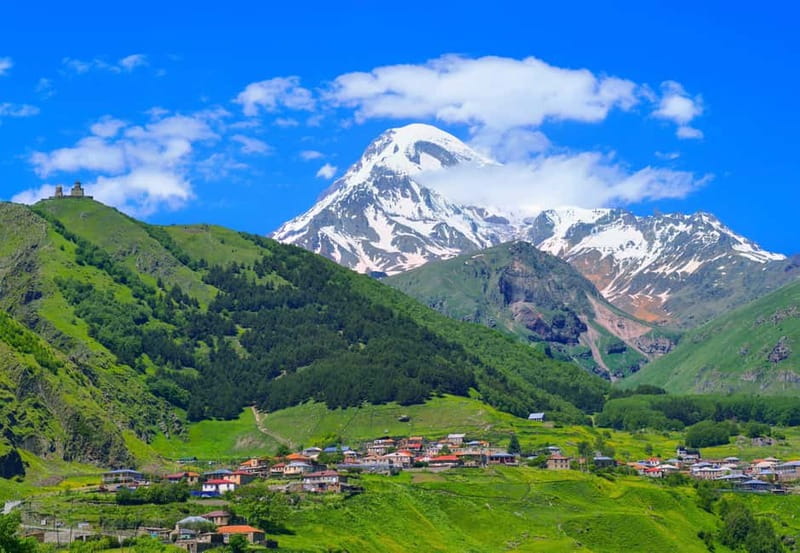 Tbilisi: Day Trip to Kazbegi, Gudauri, Gergeti, and Ananuri - Ananuri Fortress and the Aragvi valley