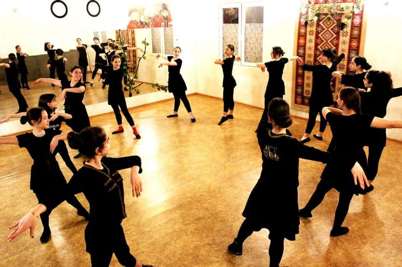 Tbilisi: Georgian Traditional Folklore Show in the city - Joining the singing and dancing