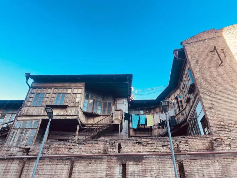 Tbilisi: Guided Walking Tour, Must See & Taste (All-Incl.) - Cafe Daphna and a practical taste of Georgia