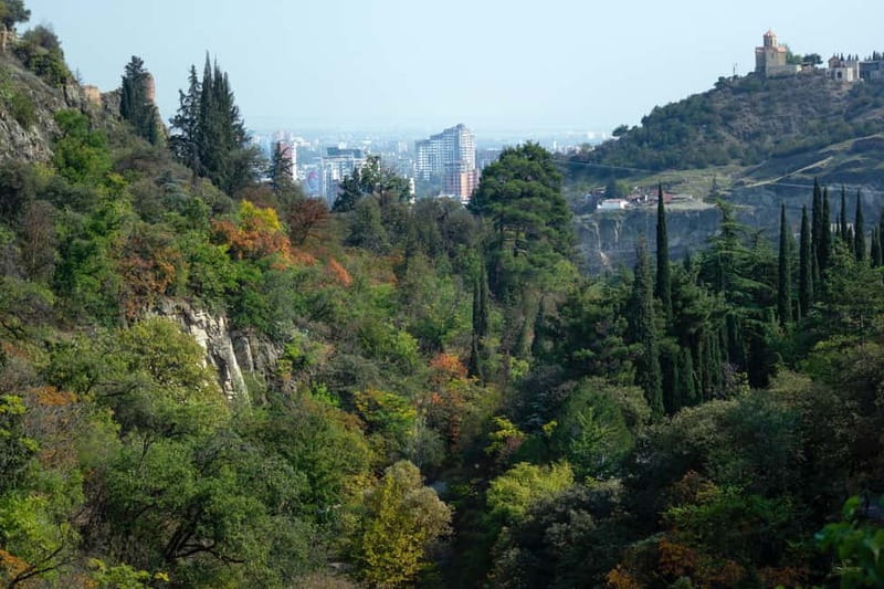Tbilisi: Guided Walking Tour, Must See & Taste (All-Incl.) - Meidan Bazar and Old Town flavors