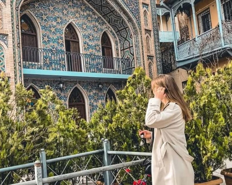 Tbilisi: Guided Walking Tour of the Old Town - Metekhi Church above the river