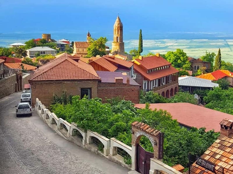 Tbilisi: Kakheti Region,Signaghi Tour with 7 Wine Tastings - Manavi and Badiauri: sweet grapes and warm bread
