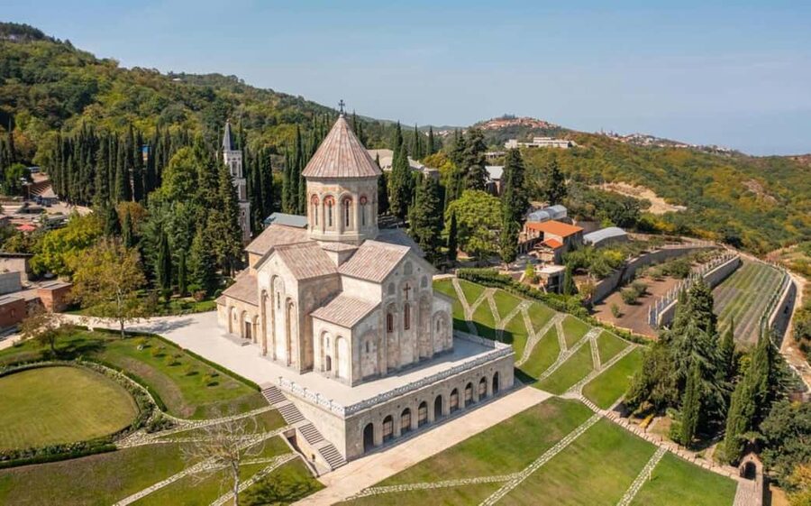 TBILISI :Kakheti Sighnaghi Bodbe Telavi, 7 Free Wine testing - Who will enjoy this Kakheti day trip most