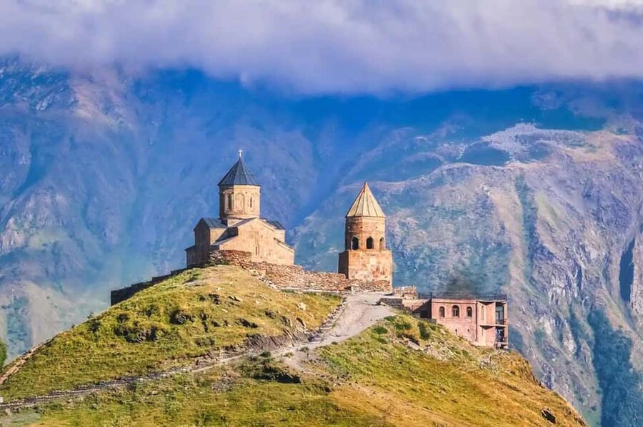 Tbilisi : Kazbegi, Ananuri, Gudauri and Gergeti, Day Tour. - Wine and alpine honey: a local pause