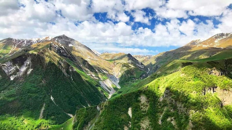 Tbilisi: Kazbegi Gudauri Ananuri and Truso Adventure by 4x4 - Guides, drivers, and the small-group advantage