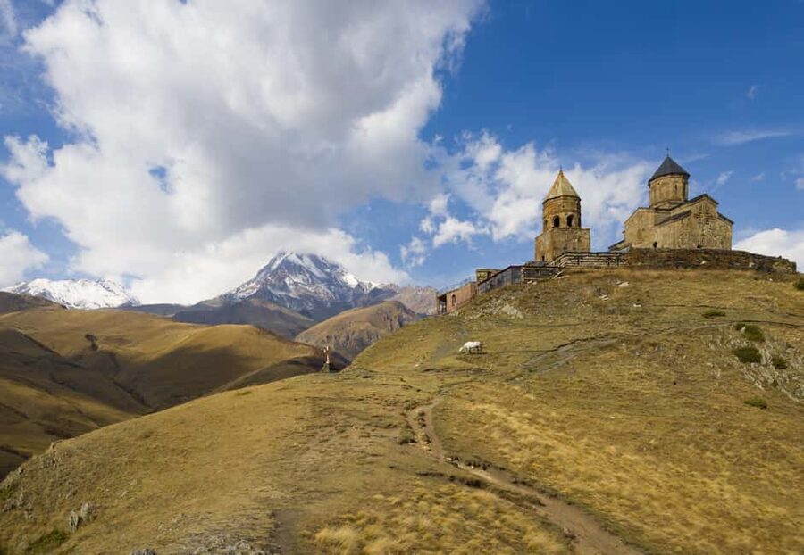 Tbilisi: Kazbegi Private Tour with Optional Activities - Pasanauri brings Georgian food to the table
