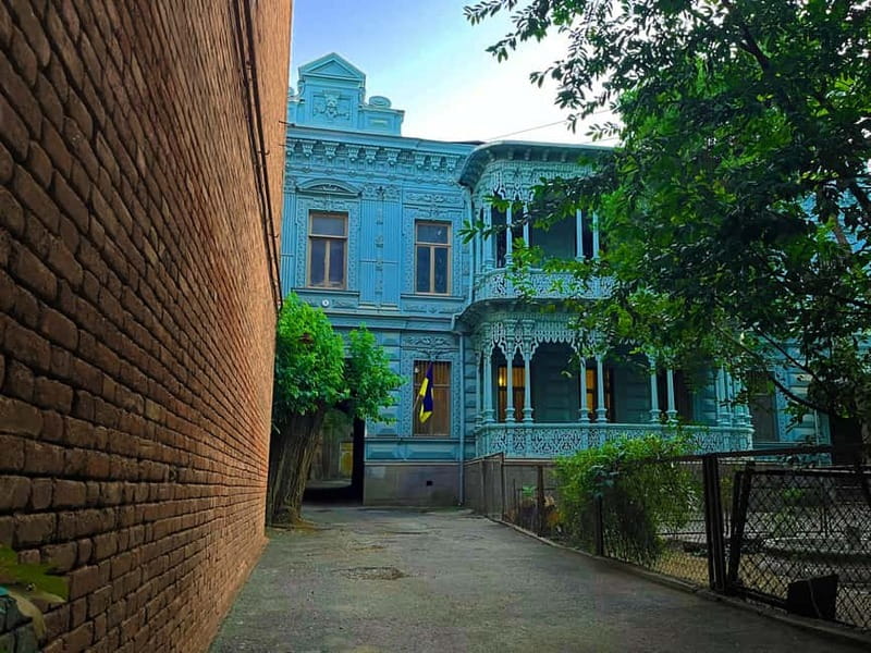 Tbilisi: Legends and Tales Walking Tour with Coffee & Sweets - Coffee in a former Soviet publishing house