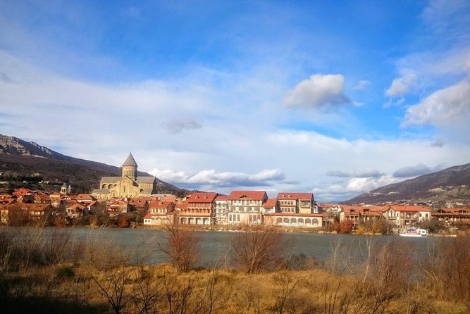 Tbilisi & Mtskheta bus tour hop on hop off - Red and blue lines, and what hop-on hop-off means here