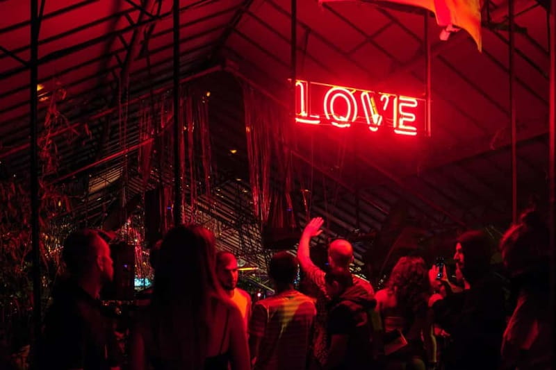 Tbilisi: Nightlife Highlights Tour with Welcome Drinks - Fabrika begins the evening with an easy social start