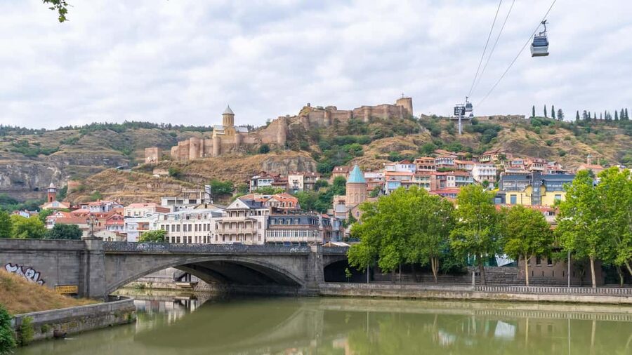 Tbilisi: Old and New City Guided Tour with 2 Cable Car Rides - The cable car to Narikala and Mother of Georgia