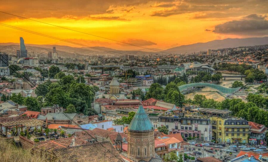 Tbilisi: Old & New city, Guided tour with 12 Tastings - Starting with Cafe Daphna and the State Palace of Ceremonies