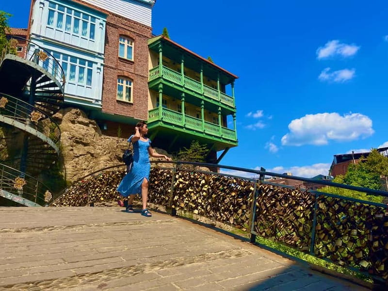 Tbilisi: Old & New City Guided Tour with 15 Tastings & Wine - Key points at a glance
